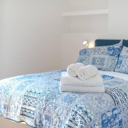 Stunning Two Bed Apartment Rh8 London Eksteriør billede